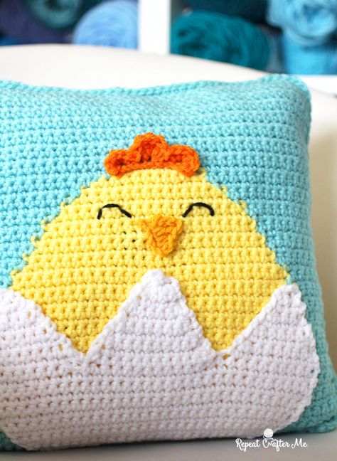 Crochet Baby Chick Pillow Crochet Pillow Case Pattern, Crochet Pillow Cases, Crochet Beautiful, Cushion Cover Pattern, Repeat Crafter Me, Crochet Cushion, Easter Pillows, Crochet Chicken, Crochet Cushion Cover