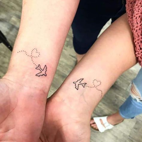 Matching Tattoos Couples Bracelet, Tattoo For Couple, Distance Tattoos, Long Distance Couple, Unique Tattoos Black Women, Distance Couple, Couple Tattoos Unique Meaningful, Hopelessly Romantic, Small Matching Tattoos