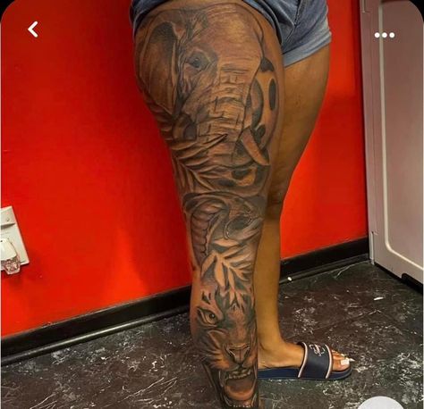 Leg Tattoos Dark, Tattoos Dark Skin, Back Of Leg Tattoo, Side Thigh Tattoos, Cute Thigh Tattoos, Girl Thigh Tattoos, Hip Thigh Tattoos, Full Leg Tattoos, Pretty Hand Tattoos