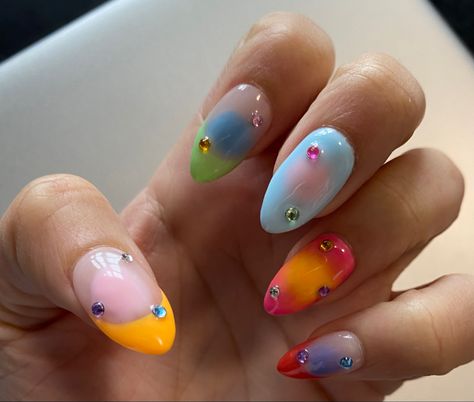 Colorful nails, gems, very beautiful Multicolour Nail Art, Coloured Gem Nails, Rainbow Gem Nails, Multi Color Gem Nails, Multicolored Aura Nails, Rainbow Diamond Nails, Multicolored Rhinestone Nails, Nails Now, Minimal Nails