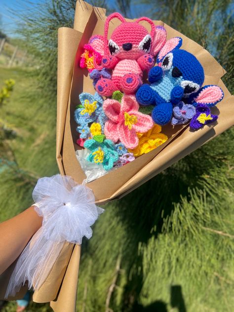 Crochet Disney Bouquet, Stitch Crochet Bouquet, Market Bouquets, Pink Stitch, Crochet Disney, Crochet Bouquet, Crochet Cow, Crochet Business, Fun Crochet