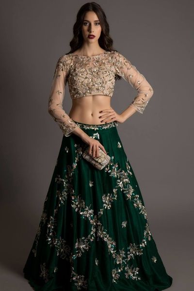 Natasha Dalal Orang India, Gaun Fashion, Green Lehenga, Choli Designs, Salwar Kamiz, Desi Clothes, Indian Couture, Designer Lehenga Choli, Indian Wedding Outfits