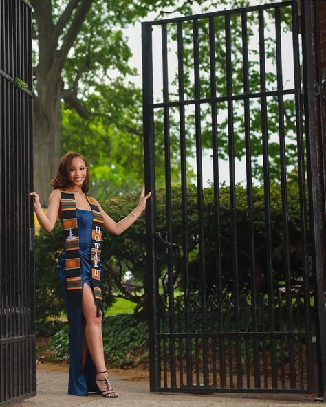 Spelman Graduation Pictures, Howard University Graduation Pictures, University Graduation Pictures, Graduation Pictures College, Jessica Pearson, Grad Shoot, Spelman College, College Graduation Pictures, University Graduation