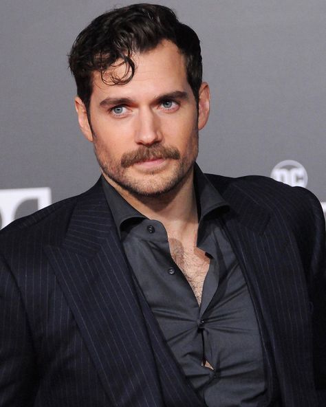 😍 @henrycavill  #henrycavill  #handsome  #beard  #hairychest Henry Cavill Eyes, Airborne Army, Hollywood Men, Alexander Skarsgård, Beard Trimmer, Ideal Man, Corte De Cabelo Masculino, Cute Asian Guys, Beard Trimming