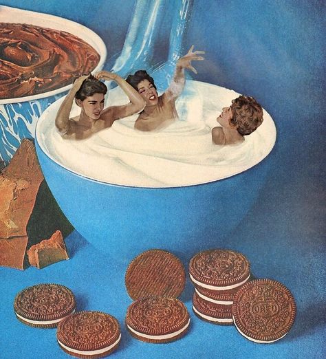 1970s Art Paintings, Food Surrealism, Summer Surrealism, Candy Surrealism, Surreal Beach Art, Ironic Surrealism, Surreal Memes Funny, Food Collage, Instagram Cookies