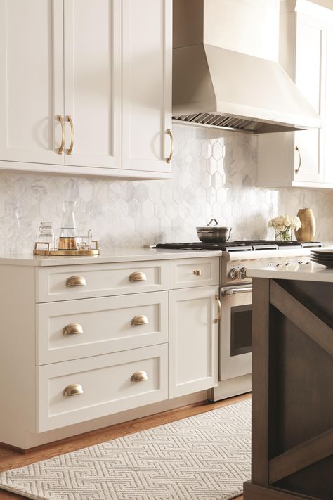 Oven Hood, Kitchen Cabinet Trends, New Kitchen Cabinets, Built In Cabinets, Kitchen Trends, Counter Tops, White Cabinets, Kitchen Style, Kitchen Backsplash