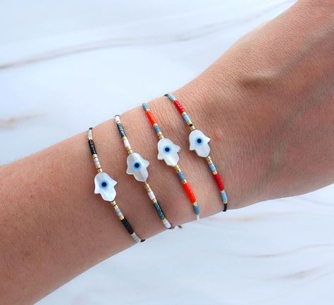 Hamsa Bracelet Evil Eye, Beaded Jewelry Bracelets, Hamsa Bracelet, Bracelets Design, Beads Bracelet Design, Greek Jewelry, Hand Bracelet, Beaded Bracelets Diy, Miyuki Beads