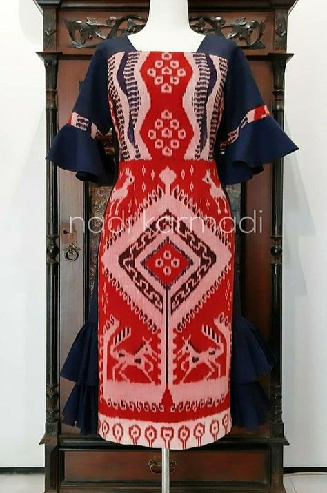 Tenun Ikat Dress Kombinasi, Tenun Ikat Dress, Dress Tenun Ntt, Dres Batik, Tenun Dress, Outfit Ideas Dressy, Model Batik, Batik Clothing, Ikkat Dresses