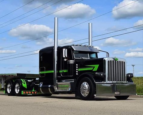 Peterbilt 389 Flat Top, Diesel Pickup Trucks, Female Trucks, Customised Trucks, Diecast Trucks, Peterbilt 389, Trucker Shirts, Custom Big Rigs, Peterbilt 379