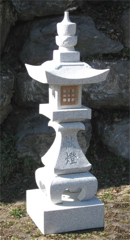 Japanese Stone Garden, Japanese Landscaping, Garden Pagoda, Japanese Garden Lanterns, Japanese Stone Lanterns, Japanese Concept, Japanese Lamps, Pagoda Lanterns, Traditional Japanese Architecture