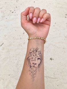 Fineline Tattoo Ideas, First Tattoo Ideas, Lion Flower, Stomach Tattoo, Simple Tattoos For Women, Fineline Tattoo, Forearm Tattoo Women, Tatuaje A Color, Feminine Tattoo