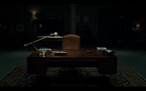 Hannibal's Desk Hannibal Office, Hannibal Wallpaper, Hannibal House, Oak Wood Desk, Jack Crawford, Dr Hannibal Lecter, English Decor, Pouring Rain, Nbc Hannibal