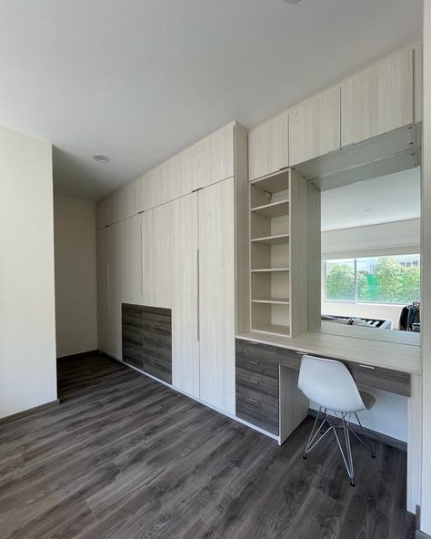 Loving this custom built-in wardrobe that features a stunning vanity area designed and installed by @californiaclosetsmx 😍 The dual wood grain finishes add a unique touch, blending style and function seamlessly. Perfect for those who crave both elegance and organization in one, beautiful design. It all starts with a FREE consultation! Call 888-336-9707 or schedule online at bit.ly/CCConsultRequest FREE in-home or virtual consultations, FREE installation, and LIFETIME warranty are always part ... Closet With Vanity Built In, Closet With Vanity, Crafting Organization, Family Room Storage, Crafting Storage, Storage Entertainment Center, Pantry Laundry Room, Linen Cabinets, Closet Shelf Organization