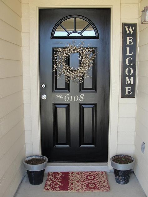 Modern Farmhouse Front Door, Creative Doors, Black Front Door, Displaying Photos, Door House, Vinyl House, Door Colors, Black Front Doors, House Front Door