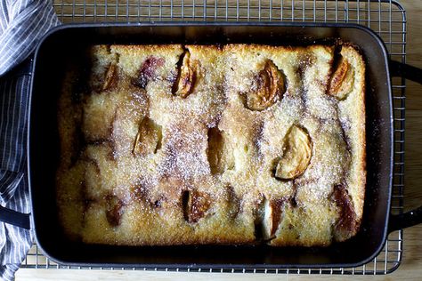 magic apple plum cobbler Smitten Kitchen Recipes, Plum Cobbler, Delicious Healthy Food, How To Make Magic, Plum Recipes, Food Chinese, Apple Cobbler, Fruit Cobbler, Summer Baking