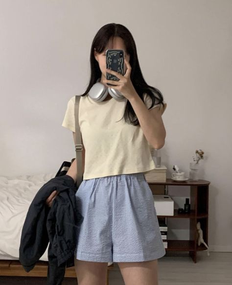 Simple Ootd Philippines, Korea Summer Outfit, Y2k Pfp Insta, Painting Ideas Y2k, Easy Outfit Ideas Casual, Y2k Aesthetic Icons, Korean Outfits Summer, Party Outfit Y2k, Y2k App Icons