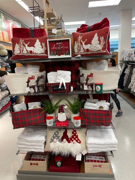 Stocking Stuffer Display Retail, Home Decor Store Display Retail Design Visual Merchandising, Christmas Store Displays Retail, Tj Maxx Decor, Christmas Store Displays, Santas Coming, Home Goods Store, Christmas Store, Store Display