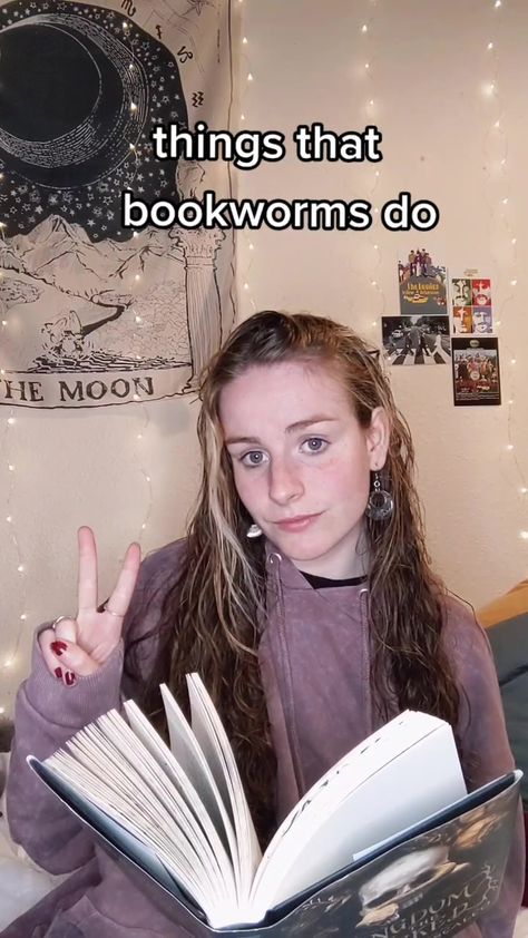 Bookworm Things, Bookworm Problems, Ella Enchanted, Book Stores, Book Nerd Problems, Top Books To Read, Book Jokes, Quotes For Book Lovers, Book Worm