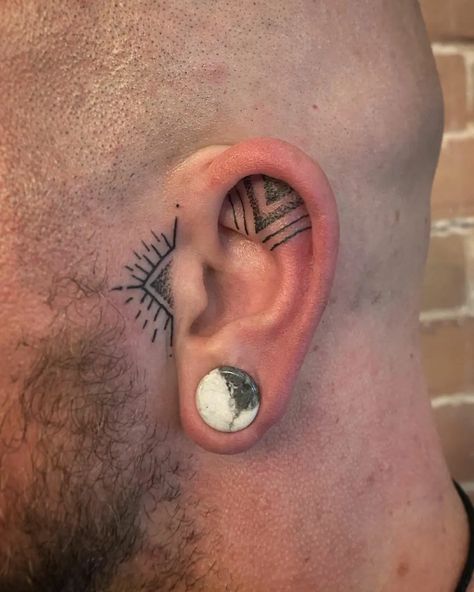 Tattoo Ears, Tattoos Ear, Ears Tattoo, Tattoo Ear, Traditonal Tattoo, Scalp Tattoo, Sketchy Tattoo, Tattoo Tips, Tattoo Man