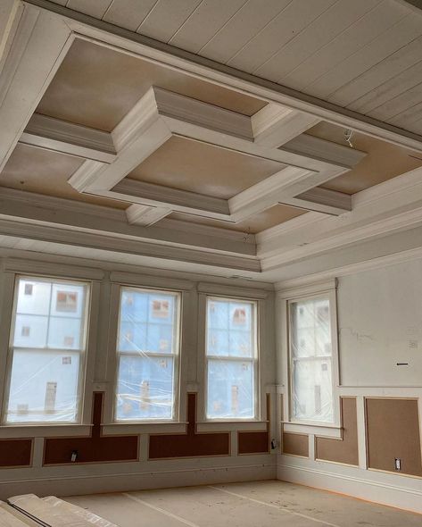 59+ Coffered Ceiling Ideas That Draw the Eye in 2023 | Houszed Curved Coffered Ceiling, Family Room Ceiling Design, 9 Foot Ceilings Living Room, False Beams Ceilings, Box Ceiling Design, Wooden Ceiling Living Room, Ceiling Mouldings And Trim Ideas, Architectural Ceiling Design, Victorian Ceiling Design