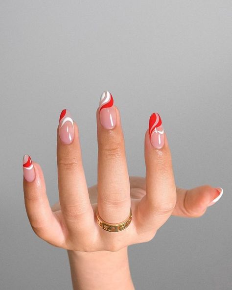 Try These Trendy Swirl Nail Art Ideas For a Fresh Winter Manicure Simple Stiletto Nails, Swirl Nail Art, Red And White Nails, Modern Nails, Thumb Ring, Xmas Nails, Minimalist Nails, Short Acrylic Nails, Valentines Nails