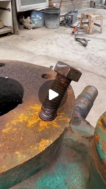 1.3M views · 46K likes | Hardware Tools 2.0 on Instagram: "Broken screw extractor" Mechanical Tools, Screw Extractor, Diy Loft Bed, Machining Metal Projects, Handy Man, Cat Litter Box Furniture, Diy Bathroom Furniture, Pallet Furniture Living Room, Diy Furniture For Small Spaces