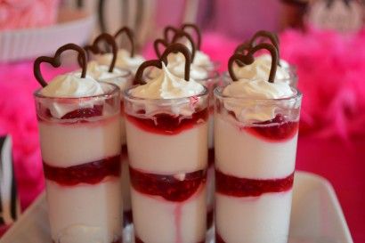 White Chocolate Raspberry Dessert shots | Tasty Kitchen: A Happy Recipe Community! Desert Shots, Chocolate Raspberry Dessert, Dessert Shooters Recipes, Raspberry Dessert, Shot Glass Desserts, White Chocolate Desserts, Shooter Recipes, Dessert Shooters, Raspberry Desserts