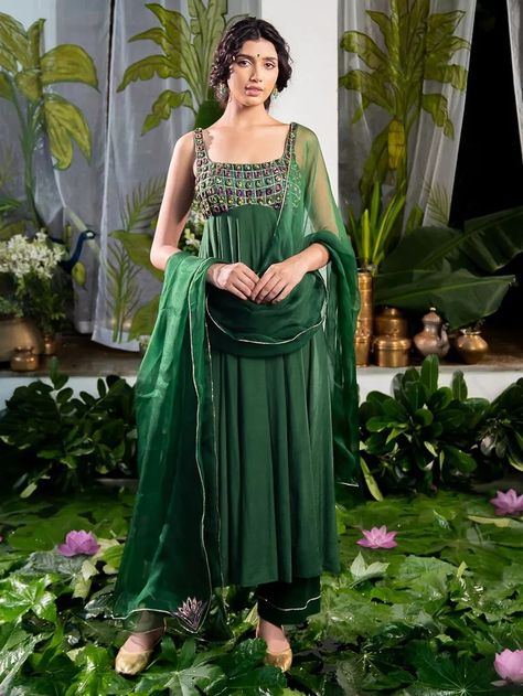 Square Neck Anarkali, Anarkali Patterns, Green Anarkali, Radhika Madan, Rhea Kapoor, Mira Rajput, Sanya Malhotra, Genelia D'souza, Karisma Kapoor