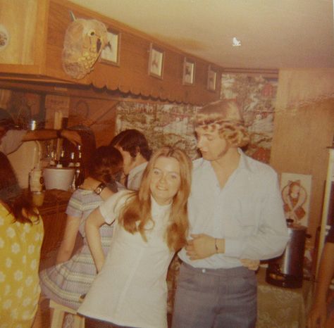 70s house party 70s Polaroids, Leland Mckinney, Choir Costume, 70s Life, Basement Party, 70s Pictures, Coloured Photos, Life In The 70s, 70s House