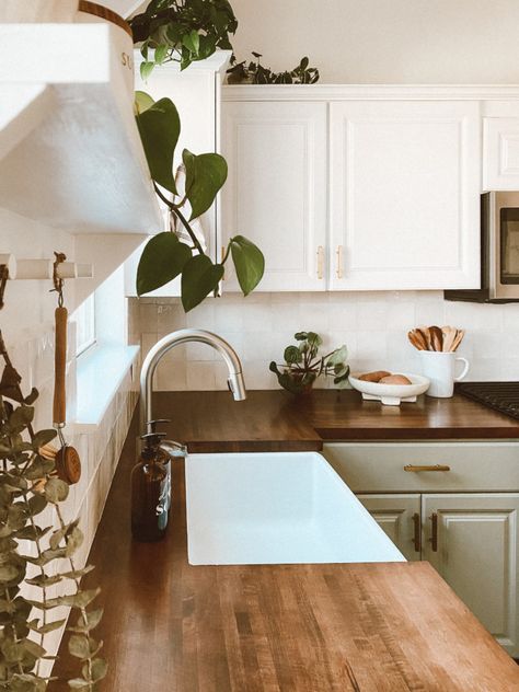 Butcher Block Countertops Tile Backsplash, Butcher Block Counters White Cabinets, Boho Butcher Block Kitchen, Modern Cottage Core Kitchen Aesthetic, Old House Small Kitchen, What Is Cottage Core Style, Cottage Core Modern House, Modern Cottage Core Aesthetic, Butcher Block And Backsplash