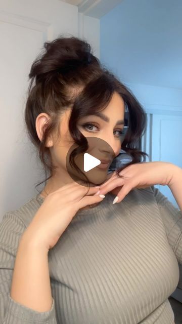 Sandra Dawood on Instagram: "✨ Messy Bun ✨
.
Probably the easiest messy bun hair tutorial. It’s also one of my favourite look! 🙈
.
.
.
.
.
.
#messybun #messybuns #hairtutorial #easyhairstyles #hairstyles #haireducation #hairupdo #hairlove #messyhairstyle #messyupdo #layered #layeredhaircut #hairhacks #easyhairstyles #easyhair" Messy Bun Thick Hair Tutorial, Everyday Messy Bun, Classy Messy Bun Tutorial, Easiest Messy Bun, Messy Bun Steps, Secure Messy Bun, Easy Messy Bun, Messy Updo, Hair Bun Tutorial