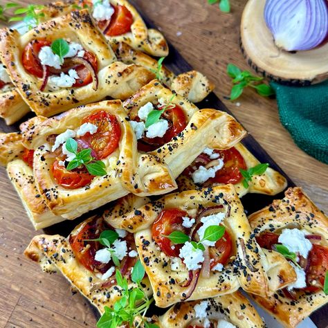 Tomato Feta Puff Pastry, Feta Puff Pastry Appetizers, Puff Pastry Feta Cheese, Feta Bruschetta Recipe, Cheesy Puff Pastry, Cookbook Club, Tomato And Feta, Feta Cheese Recipes, Puff Pastry Appetizers