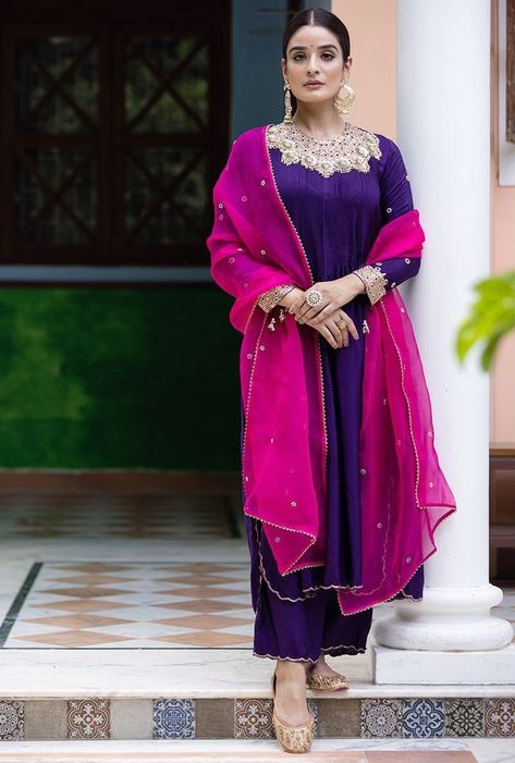 Indian Dress Up, Purple Choker, Latest Dress Design, Designer Kurti Patterns, Long Kurti Designs, Latest Dresses, Pakistani Dresses Casual, Salwar Kamiz, Traditional Indian Outfits