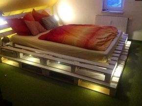 diy glowing palette bed, bedroom ideas, diy, home decor, lighting, painted furniture, pallet, repurposing upcycling, rustic furniture Pallet Bed With Lights, Palette Bed, Pallet Bed Headboard, Wooden Pallet Beds, Pallet Bed Frame, Diy Pallet Bed, Pallet Headboard, Pallet Beds, Woodworking Art