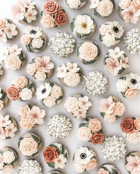 Petals And Prosecco Bridal Shower Backdrop, Bridal Shower Pedals And Prosecco, Love In Bloom Bachelorette Party, Petals And Prosecco Theme Decor, Bride In Bloom Theme, Petals And Processo Bridal Shower Theme, Pedals And Prosecco Bridal, Petals And Prosecco Bridal Shower Theme, Dusk Wedding