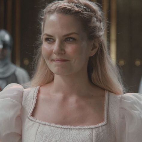 Emma Swan Hair, Jennifer Morrison Hair, Ouat Cast, Time Icon, Swan Princess, Queen Charlotte, Jennifer Morrison, Emma Swan, Lost Girl