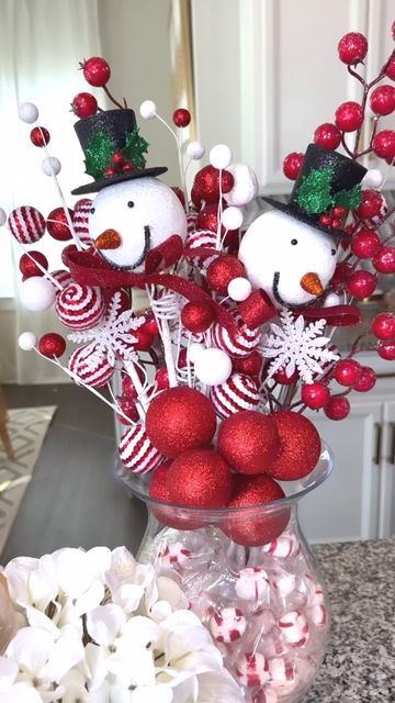 Christmas Vase Arrangements, Homegoods Christmas, Walmart Christmas, Christmas Vases, Christmas Board, Christmas Centerpiece, Christmas Décor, Vase Arrangements, Peppermint Candy