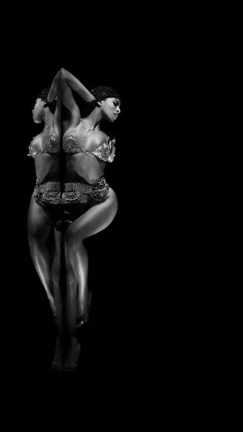 27 Birthday Ideas, Beyonce Photoshoot, Beyonce Body, Beyonce Photos, Queen Bee Beyonce, Inspired Photoshoot, Glam Photoshoot, Beyonce Queen, Queen Bey