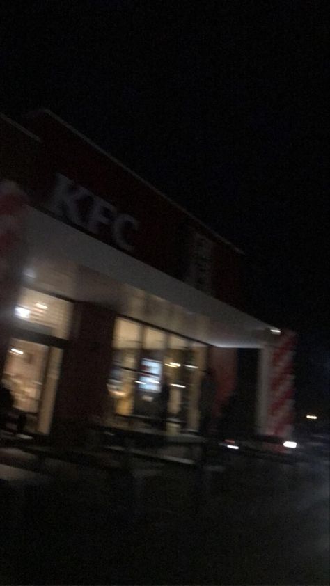 #kfc #fakestory Fake Kfc Snap, Fake Photo Instagram, Kfc Snap, Photo Instagram Story, Snap Story, Fake Pictures, Beautiful Photos Of Nature, Photo Instagram, Beautiful Photo