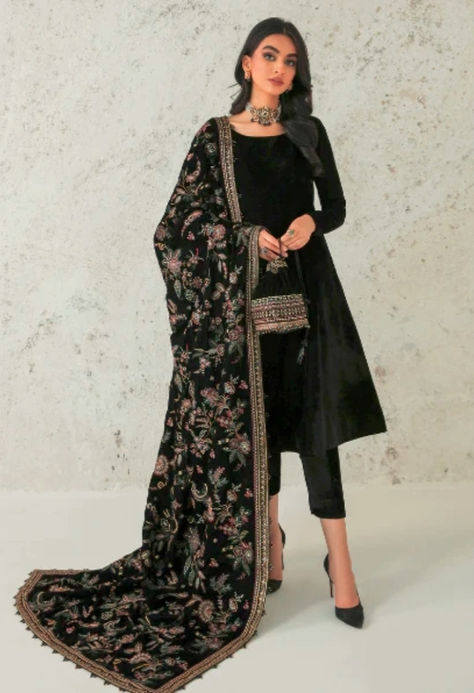 Pre-Fall Sale Up To 60% Off !!! Save More
UK No. 1 Pakistani Fashion Designers Multibrand Store. 

WWW.RUNGMEHAL.COM
WORLDWIDE DELIVERY AVAILABLE Qawali Night Outfits, Qawali Night, Velvet Shawls, Frock Style, Evening Shawls, Velvet Shawl, Velvet Suit, Embroidered Velvet, Plain Outfits