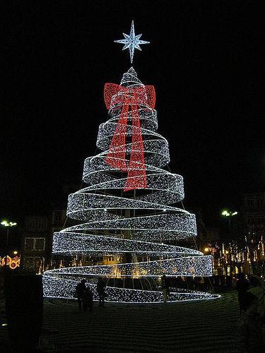 Guimaraes Christmas Tree | Flickr - Photo Sharing! Exterior Christmas Lights, Christmas Light Displays, Unique Christmas Trees, Xmas Lights, 12 December, Outdoor Christmas Lights, Decorating With Christmas Lights, Noel Christmas, Christmas Tree Lighting