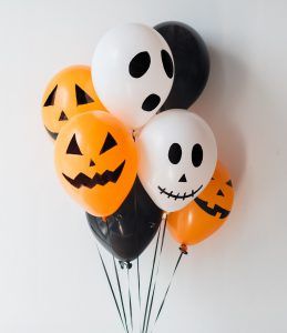 Halloween Costume Ideas For Boys, Costume Ideas For Boys, Scary Halloween Costume Ideas, Halloween Balloons Decorations, Halloween Classroom Decorations, Halloween Infantil, Deco Ballon, Halloween Party Balloons, Halloween Baby Shower Theme