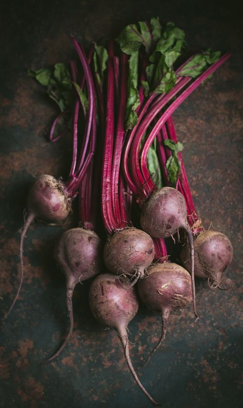 Fresh beetroot for roasted beetroot hummus recipe #beets #vegan Beetroot Hummus Recipe, Beet Hummus Recipe, Beetroot Hummus, Vegetables Photography, Beet Hummus, Nutrition Food, Good Roasts, Nigella Seeds, Hummus Recipe