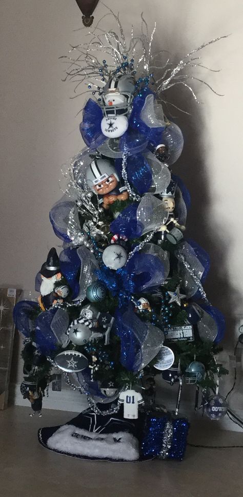 Dallas cowboys christmas tree Dallas Cowboy Christmas Tree Ideas, Dallas Cowboy Christmas Tree, Cowboys Christmas Tree, Cowboy Christmas Tree Ideas, Dallas Cowboys Christmas Tree, Dallas Cowboys Crafts, Dallas Cowboys Christmas, Themed Trees, Bariatric Meals