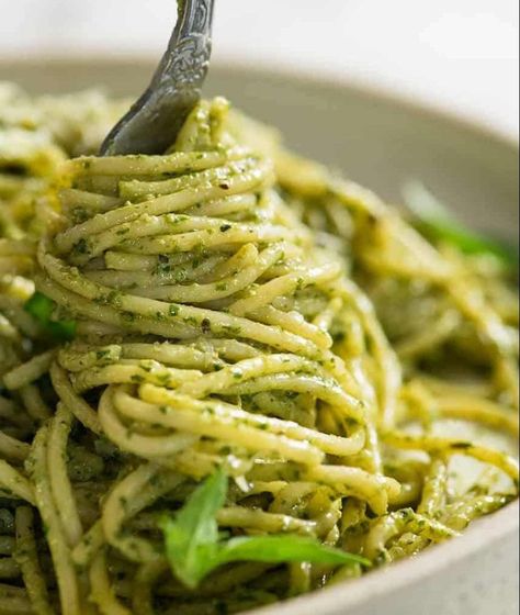 Spaghetti With Pesto Sauce, Low Calorie Pesto, Breakfast Plating, Oil Free Pesto, Spaghetti Pesto, Aero Garden, Shrimp Pesto Pasta, Pesto Spaghetti, Homemade Pesto Recipe