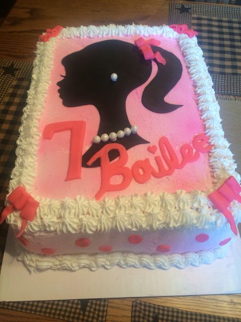 Barbie cake! Barbie Cake Ideas Easy, Barbie Birthday Sheet Cake, Barbie Sheet Cake Ideas, Barbi Cakes, Barbie Sheet Cake, Pink Birthday Cake Ideas, Barbie Themed Cake, Graduation Sheet Cakes, Joy Birthday