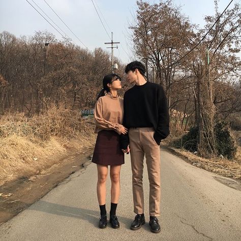 Korean Couple Outfits, Couple Ootd, Ootd Couple, Japanese Couple, Korean Couples, Couple Avatar, Korean Couple Photoshoot, Wattpad Humor, Couple Fits