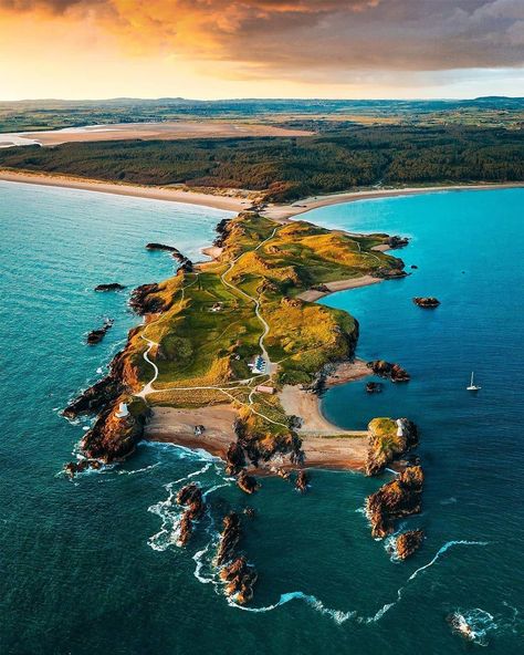 Visit Wales on Instagram: “Ynys Llanddwyn / Llanddwyn Island, Anglesey.  Diolch / thank-you  @jonclarkphoto for sharing this amazing image.” Ynys Llanddwyn, St Dwynwen, Welsh History, Visit Uk, Visit Wales, West Wales, Beautiful Travel Destinations, British Isles, Magical Places