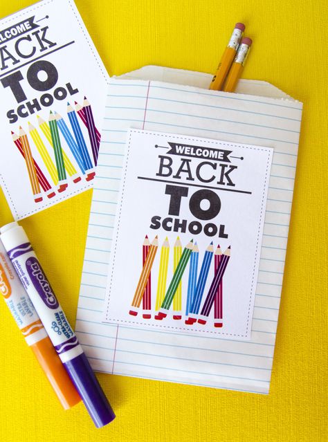 Free Welcome Back To School PRINTABLE by Love The Day Welcome Back Gifts, Back To School Printables, Welcome To School, Diy Back To School, Appreciation Ideas, Back To School Crafts, Back To School Party, School Printables, Welcome Back To School