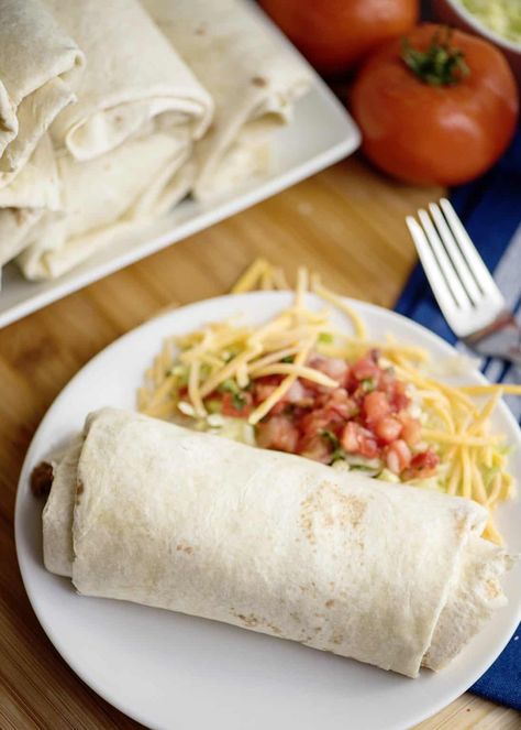 Beef And Bean Burritos, Burritos Freezer, Bean Burritos Recipe, Burritos Beef, Freezer Burritos, Pasta Creamy, Big Family Meals, Bean Burritos, Southern Plate